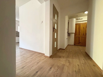 Chodba - Prodej bytu 3+kk v osobním vlastnictví 82 m², Žatec