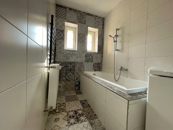 Koupelna - Prodej bytu 2+1 v osobním vlastnictví 85 m², Žatec