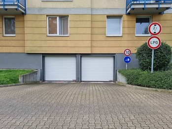 Pronájem garážového stání, Praha 9 - Libeň