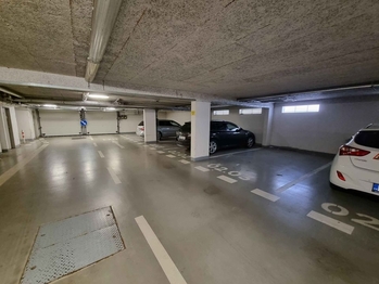 Pronájem garážového stání, Praha 9 - Libeň