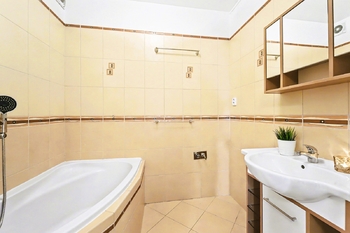 Prodej bytu 3+kk v osobním vlastnictví 88 m², Praha 10 - Záběhlice