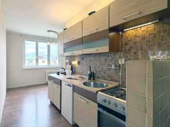 Kuchyň s jídelním koutem - Prodej bytu 2+1 v osobním vlastnictví 63 m², Chodov 