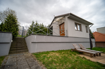 Nebytový prostor č.1 - Prodej domu 188 m², Praha 9 - Hloubětín