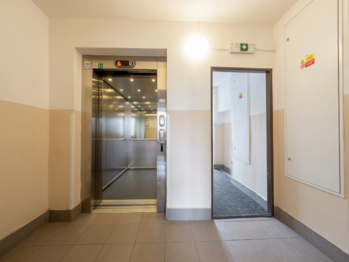 Prodej bytu 1+1 v osobním vlastnictví 30 m², Praha 4 - Chodov