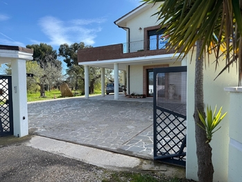 vstupní brána - Prodej domu 379 m², Ortona
