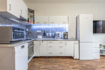 Prodej bytu 2+kk v osobním vlastnictví 44 m², Praha 10 - Záběhlice