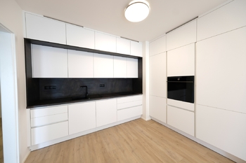 kuchyňský kout - Pronájem bytu 2+kk v osobním vlastnictví 63 m², Praha 9 - Hloubětín 