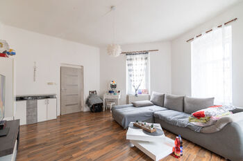 Prodej nájemního domu 781 m², Děčín