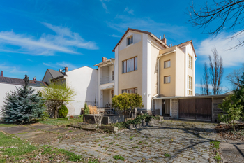 Pohled ze zahrady - Prodej domu 177 m², Kolín