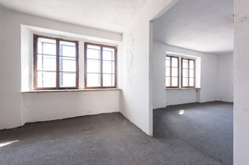 Prodej domu 420 m², Velké Opatovice