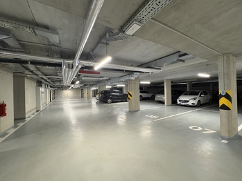 parkovací místo - Pronájem bytu 2+kk v osobním vlastnictví 62 m², Praha 5 - Radlice