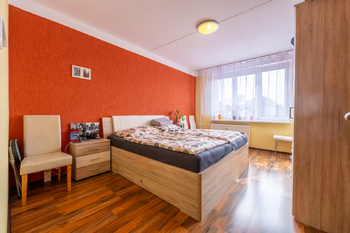Ložnice - Prodej bytu 4+1 v osobním vlastnictví 83 m², Žatec