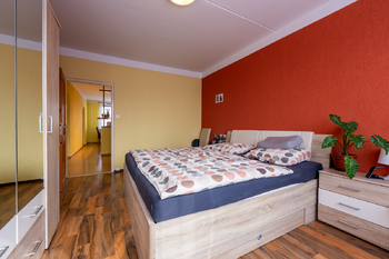 Ložnice - Prodej bytu 4+1 v osobním vlastnictví 83 m², Žatec
