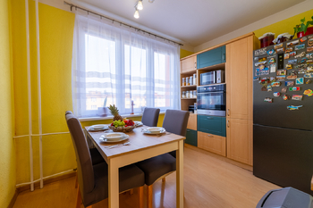 Jídelní část - Prodej bytu 4+1 v osobním vlastnictví 83 m², Žatec