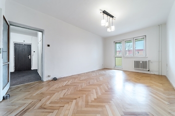 Obývák - Pronájem bytu 2+1 v družstevním vlastnictví 56 m², Karviná
