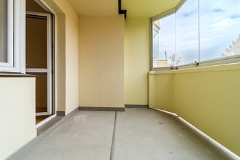 Lodžie - Pronájem bytu 2+1 v družstevním vlastnictví 56 m², Karviná