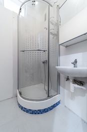 Koupelna - Pronájem bytu 2+1 v družstevním vlastnictví 56 m², Karviná