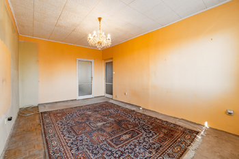 Obývací pokoj - Prodej bytu 2+1 v družstevním vlastnictví 59 m², Praha 10 - Malešice