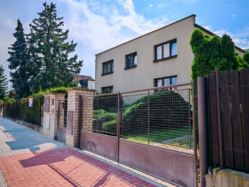 Prodej domu 207 m², Praha 9 - Újezd nad Lesy