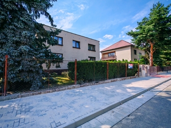 Prodej domu 207 m², Praha 9 - Újezd nad Lesy