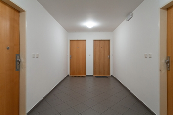 Pronájem bytu 2+kk v osobním vlastnictví 48 m², Praha 10 - Strašnice
