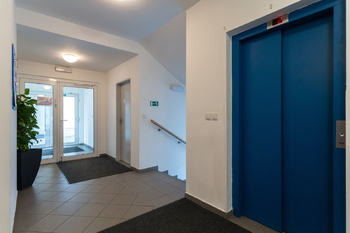 Pronájem bytu 2+kk v osobním vlastnictví 48 m², Praha 10 - Strašnice