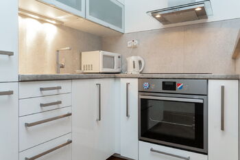 Pronájem bytu 2+kk v družstevním vlastnictví 47 m², Praha 4 - Nusle