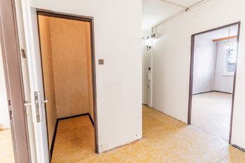 Chodba - Prodej bytu 3+1 v osobním vlastnictví 76 m², Praha 4 - Modřany