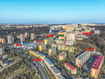 Modřany: Občanská vybavenost - Prodej bytu 3+1 v osobním vlastnictví 76 m², Praha 4 - Modřany