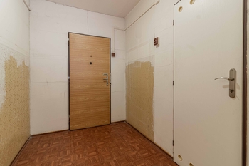 Zádveří - Prodej bytu 3+1 v osobním vlastnictví 76 m², Praha 4 - Modřany