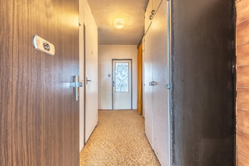 Zádveří - Prodej bytu 2+kk v osobním vlastnictví 43 m², Praha 4 - Kamýk