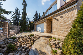 Prodej domu 433 m², Praha 10 - Benice