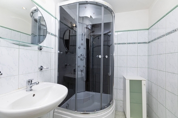 Koupelna - Pronájem bytu 3+1 v osobním vlastnictví 86 m², Ústí nad Labem