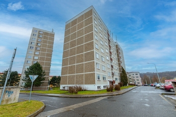 Zadní vchod domu - Pronájem bytu 3+1 v osobním vlastnictví 86 m², Ústí nad Labem