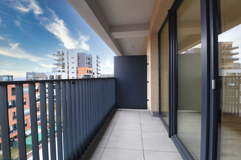 Lodžie - Pronájem bytu 1+kk v osobním vlastnictví 35 m², Praha 9 - Hloubětín