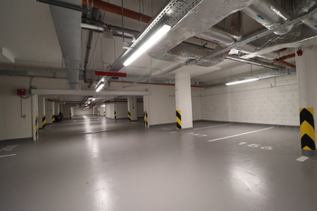 Garáž - Pronájem bytu 1+kk v osobním vlastnictví 35 m², Praha 9 - Hloubětín