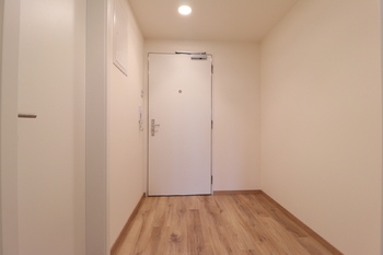 Předsíň - Pronájem bytu 1+kk v osobním vlastnictví 35 m², Praha 9 - Hloubětín