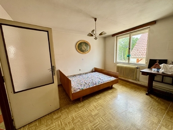 Pokoj 2. patro - Prodej domu 201 m², Číčovice