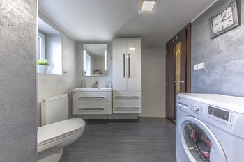 Hlavní koupelna 2 - Prodej domu 145 m², Trnávka