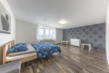 2. ložnice v 1. patře - Prodej domu 145 m², Trnávka