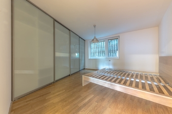 Ložnice - Prodej bytu 2+kk v osobním vlastnictví 70 m², Praha 4 - Michle