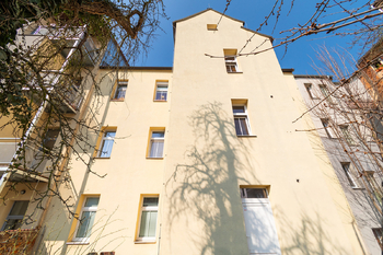 Zadní část domu - Prodej bytu 2+kk v osobním vlastnictví 59 m², Plzeň