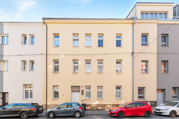 Dům - Prodej bytu 2+kk v osobním vlastnictví 59 m², Plzeň