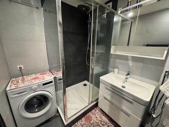 Koupelna - Pronájem bytu 3+kk v osobním vlastnictví 60 m², Praha 8 - Bohnice