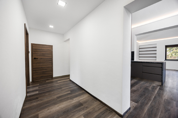Prodej domu 240 m², Nučice