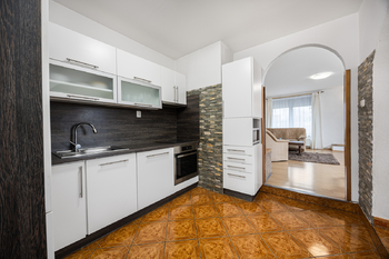 Prodej domu 240 m², Nučice