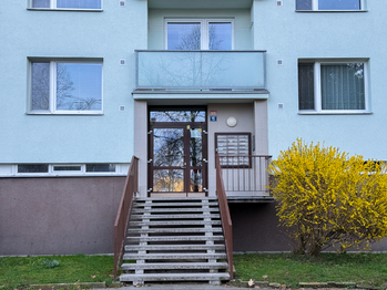 Prodej bytu 2+1 v osobním vlastnictví 63 m², Hradec Králové