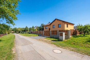Prodej domu 204 m², Dlouhá Lhota