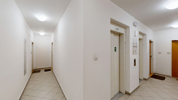 Prodej bytu 1+kk v osobním vlastnictví 32 m², Praha 10 - Strašnice