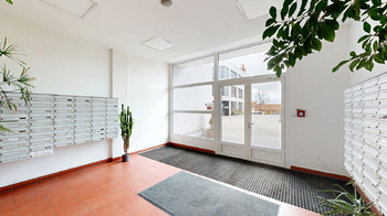 Prodej bytu 1+kk v osobním vlastnictví 32 m², Praha 10 - Strašnice